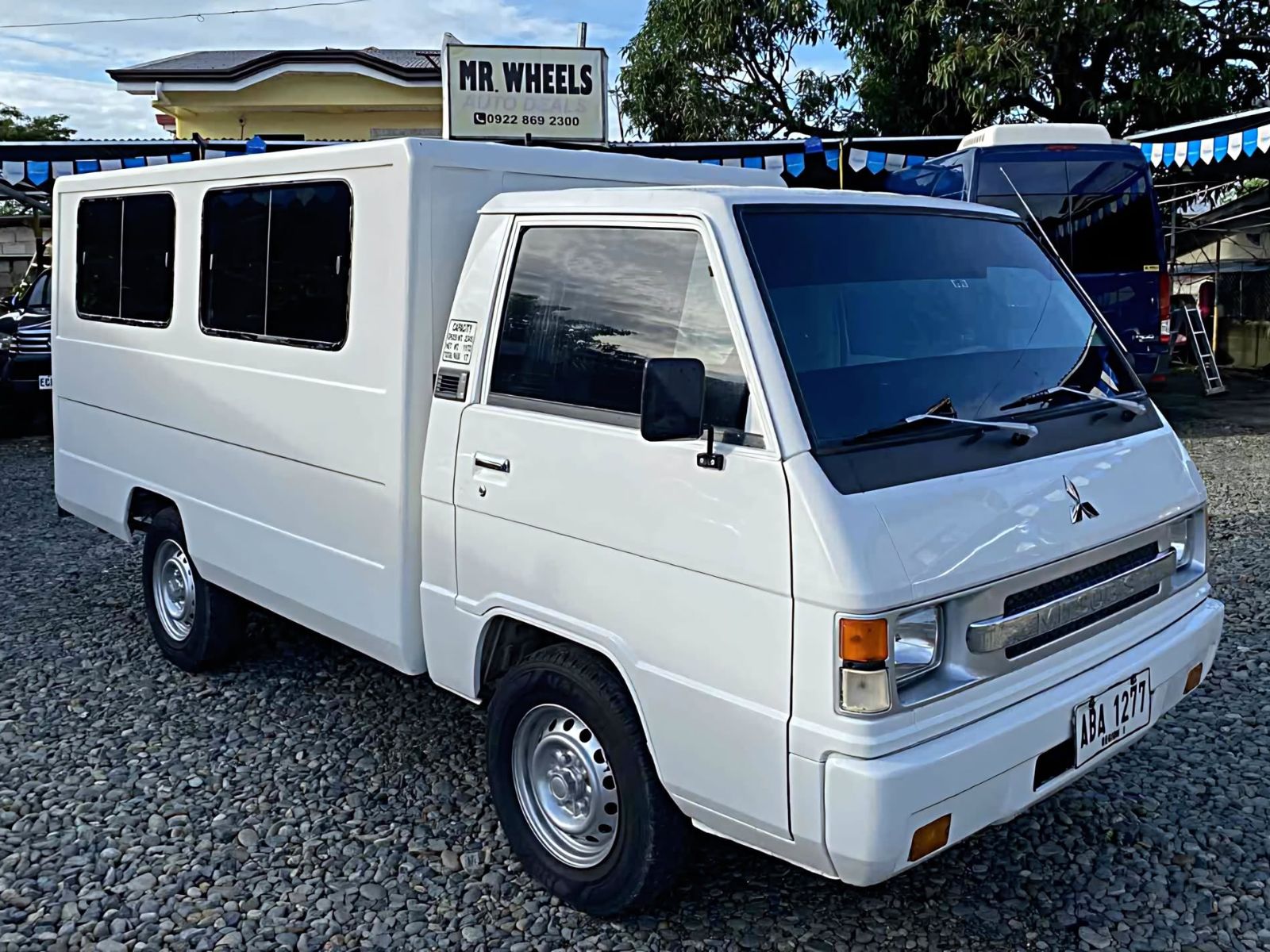 2014 Mitsubishi L300 FB