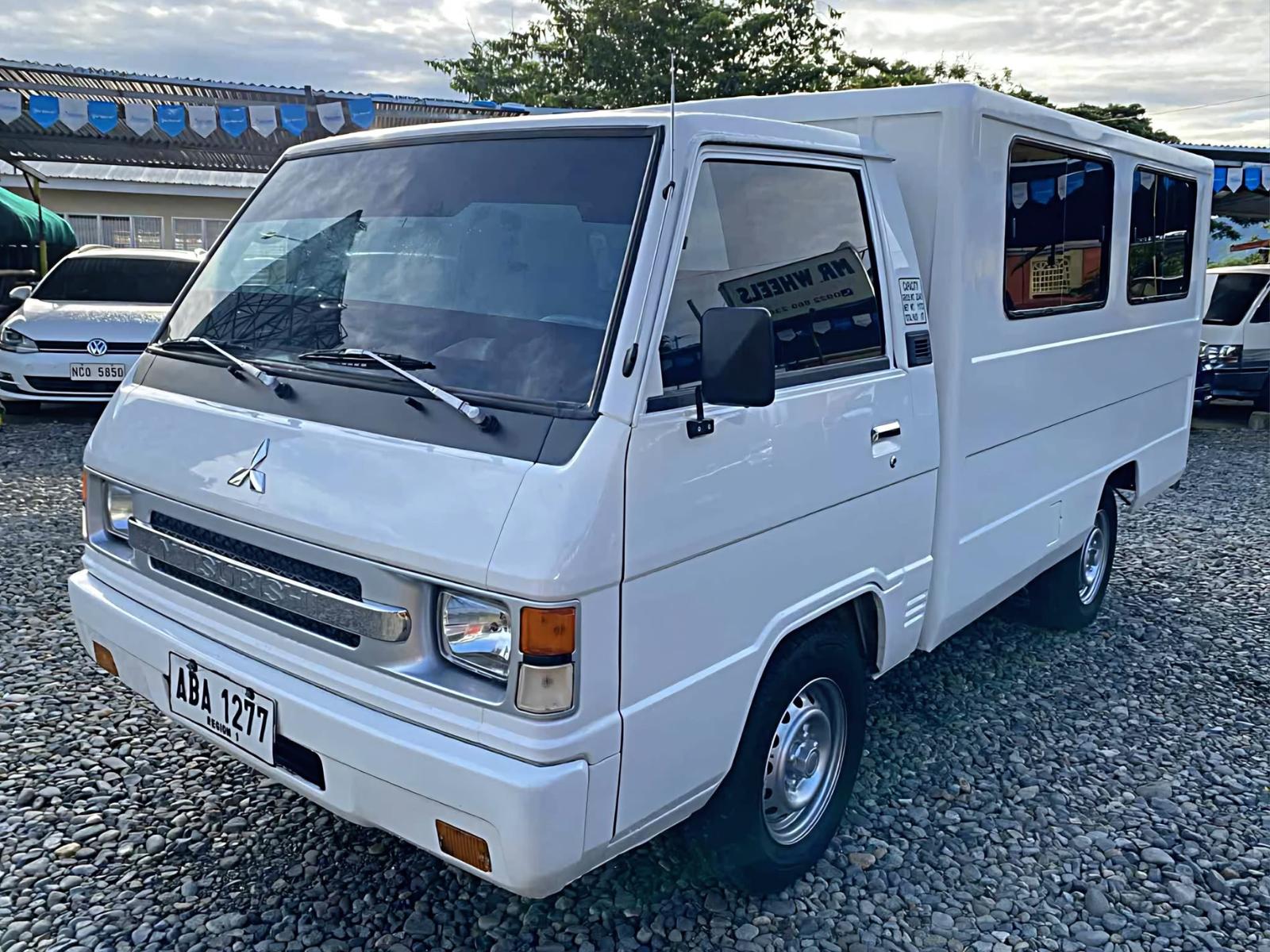 2014 Mitsubishi L300 FB