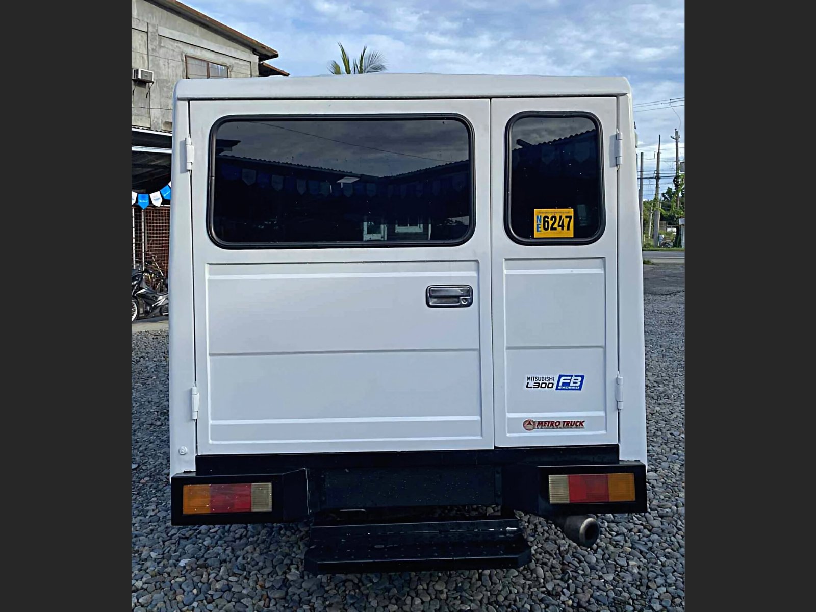 2014 Mitsubishi L300 FB