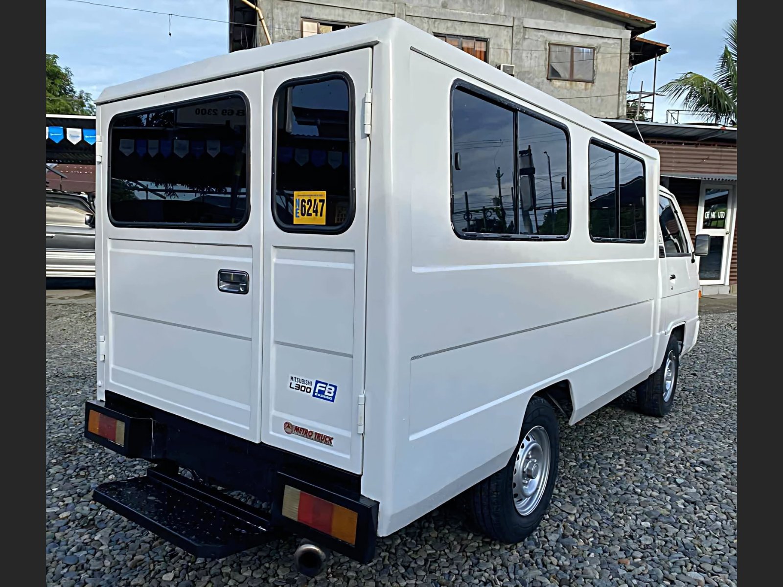 2014 Mitsubishi L300 FB