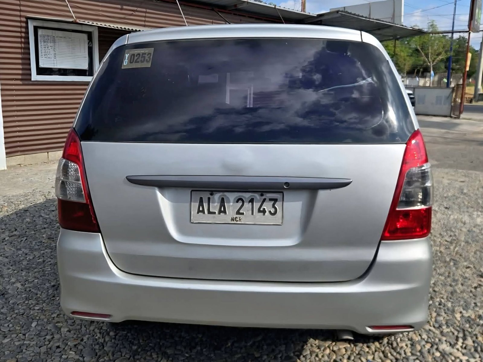 2015 Toyota Innova J