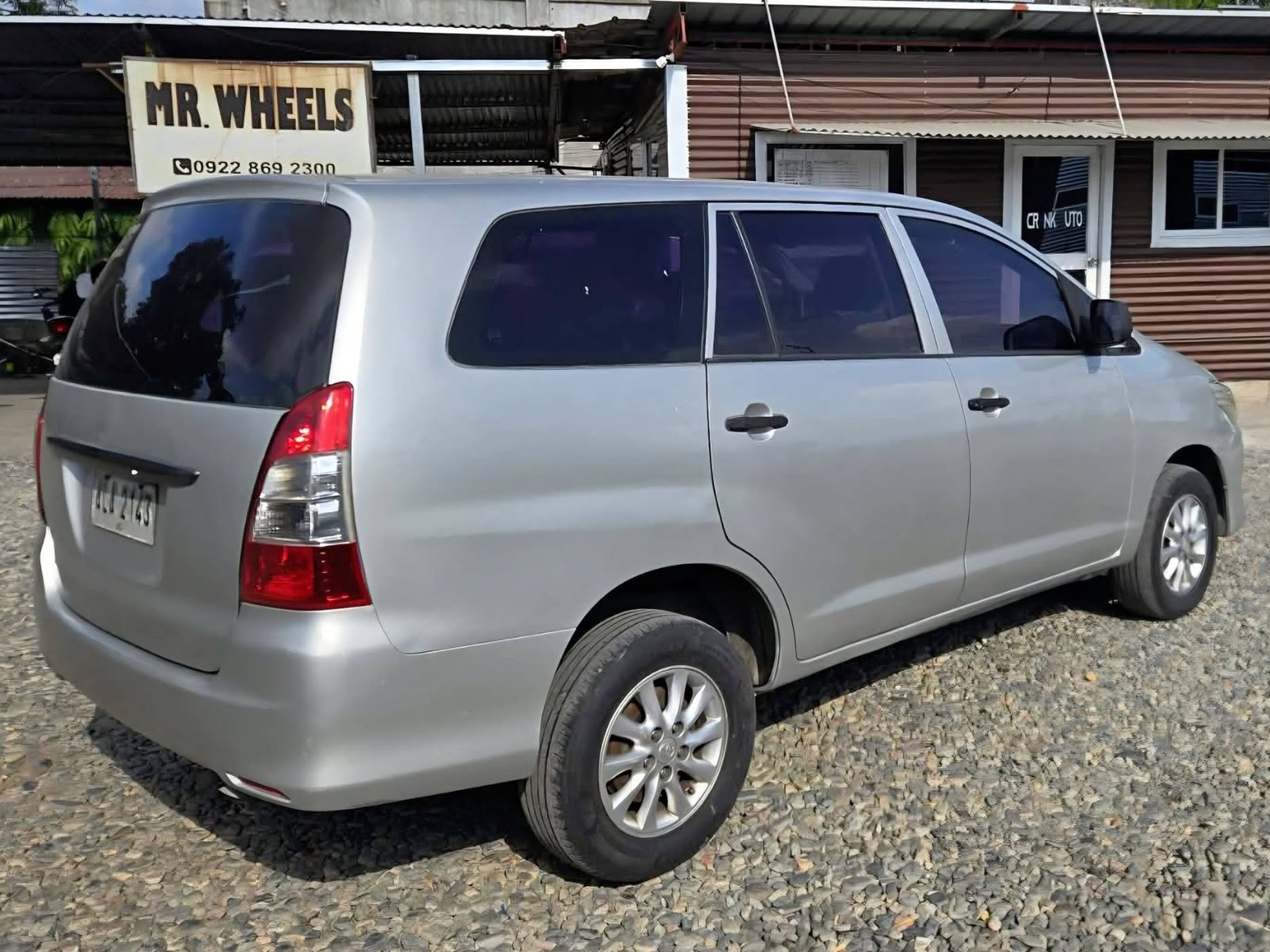 2015 Toyota Innova J