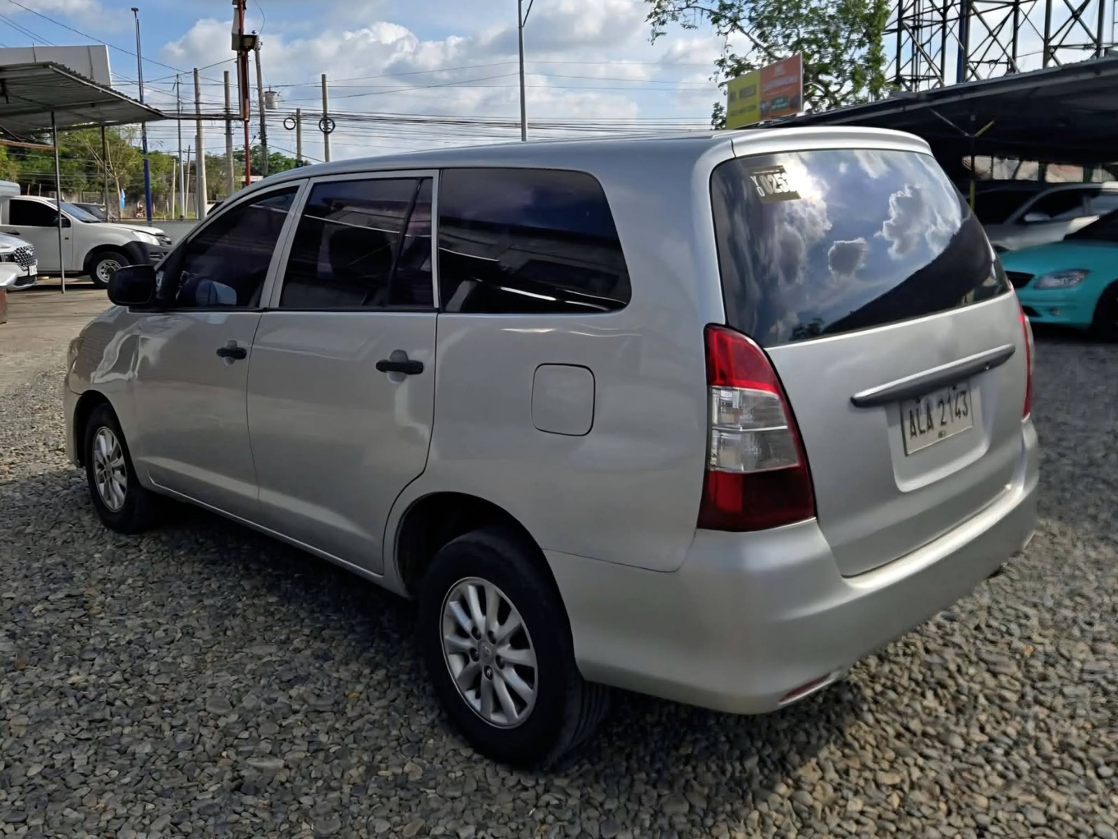 2015 Toyota Innova J
