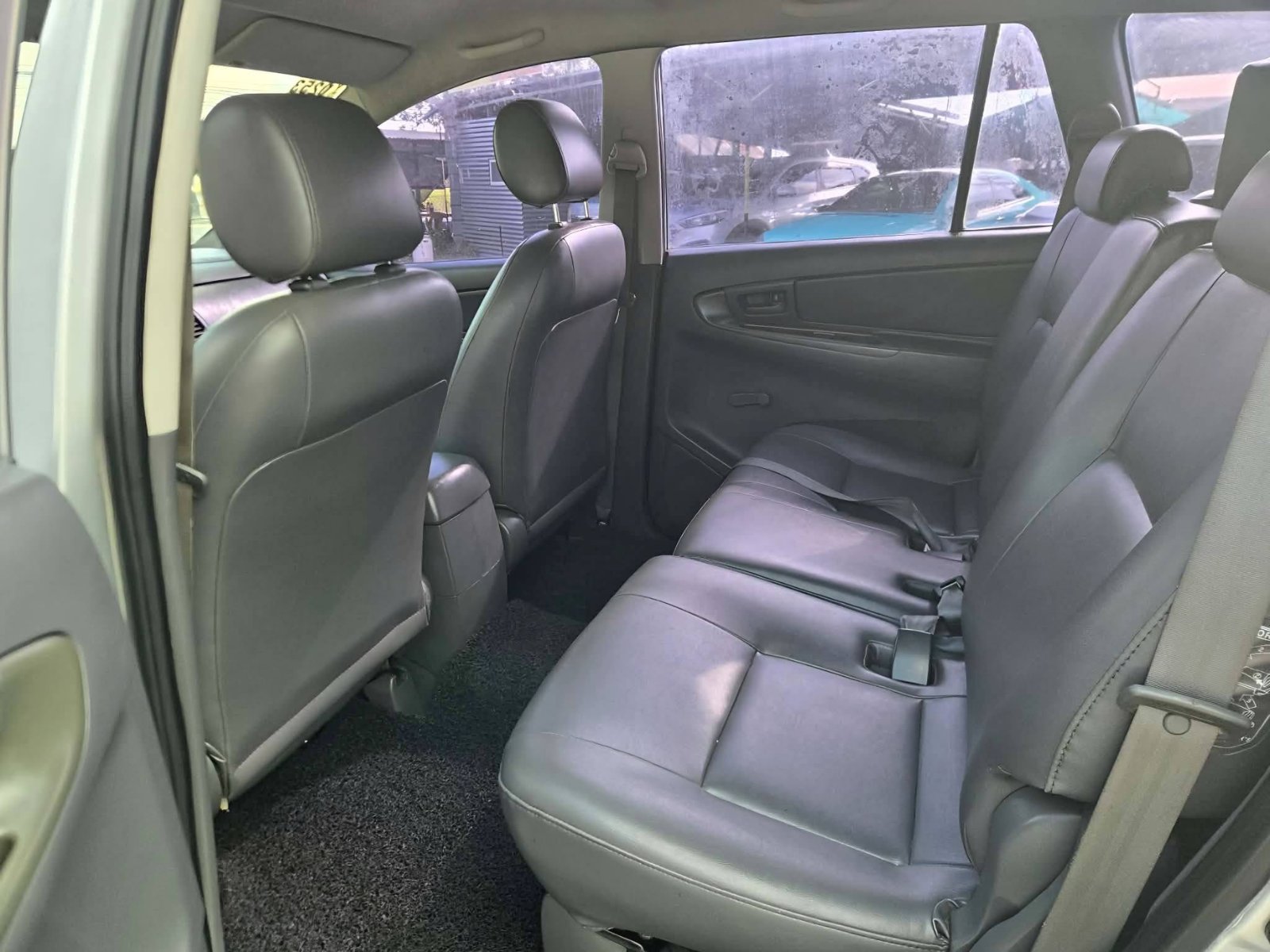 2015 Toyota Innova J