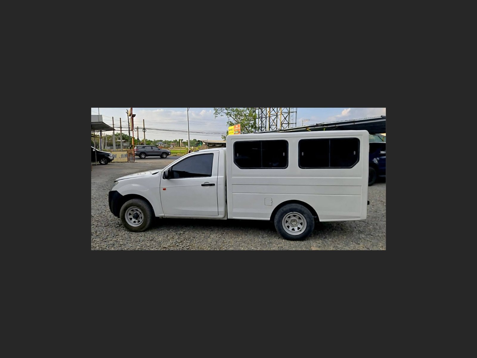 2017 Isuzu iPV